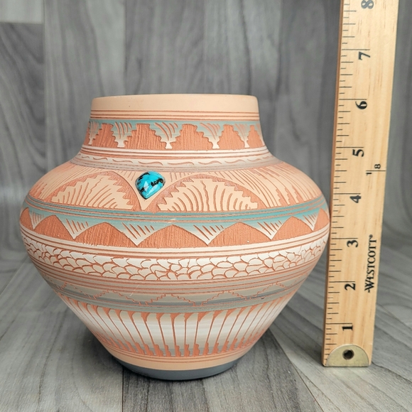 Michael Charlie Pottery Southwest Vase Navajo Native American Etched 6"H 7"W - Picture 4 of 16